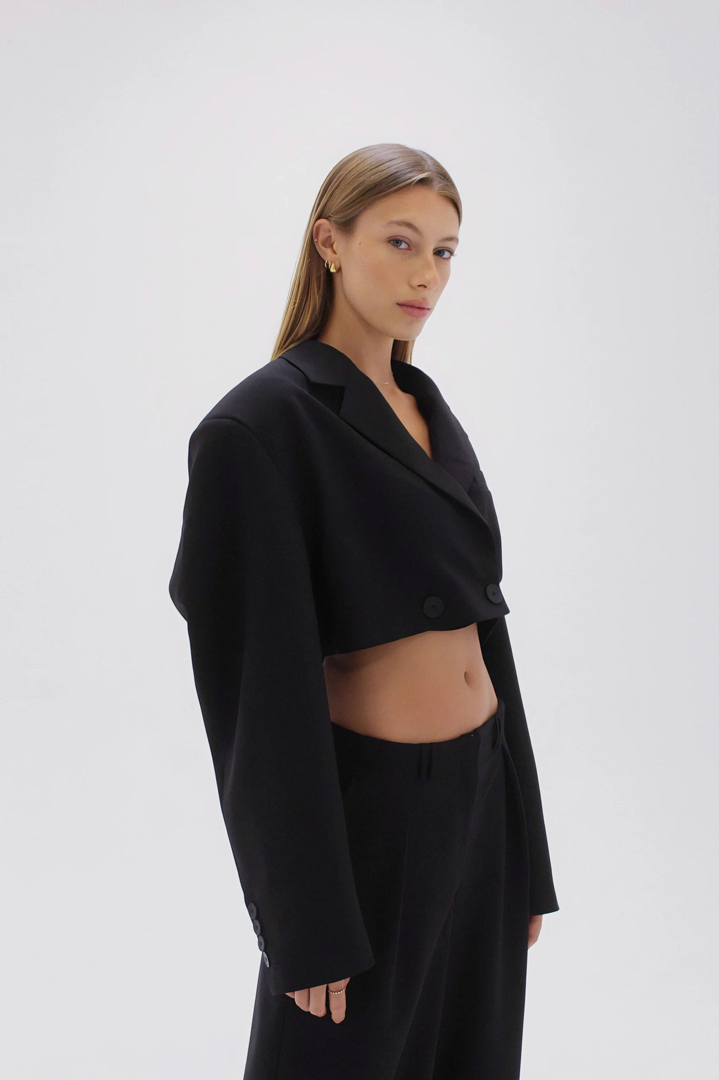 AELIA Oversized cropped blazer | ZWART